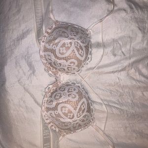 Victoria’s Secret bombshell bra